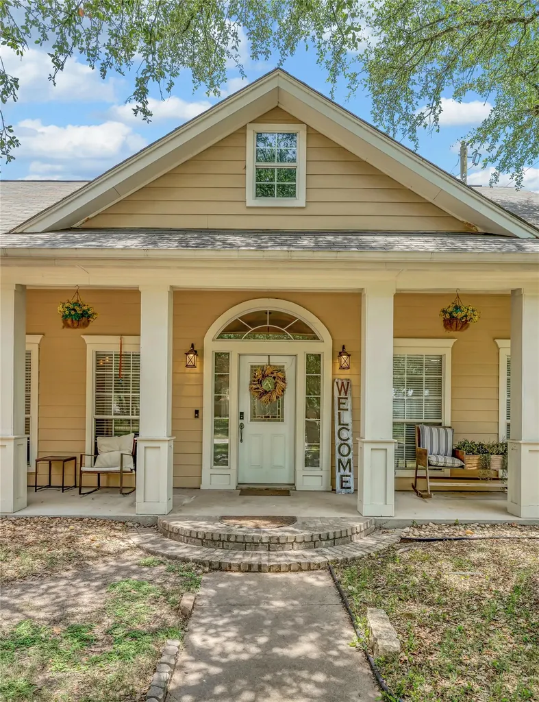 37 Bluebonnet Loop Morgans Point Resort TX 76513
