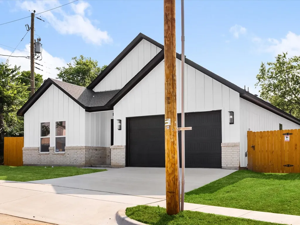 2127 Amanda Avenue Fort Worth TX 76105