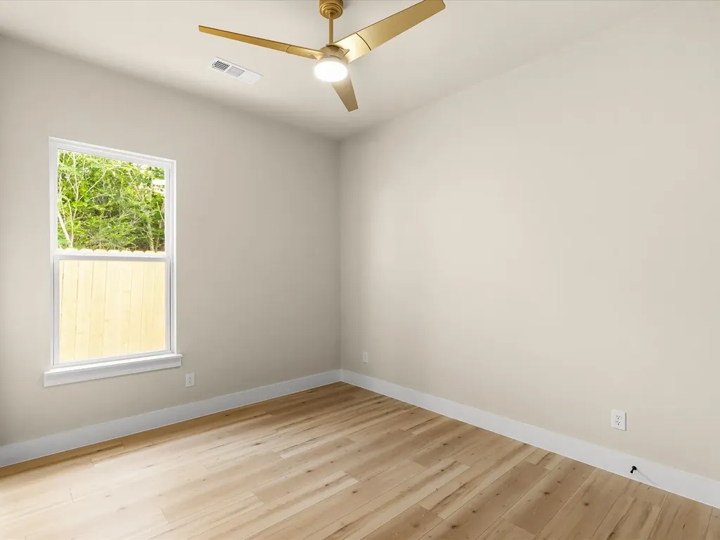 2127 Amanda Avenue Fort Worth TX 76105