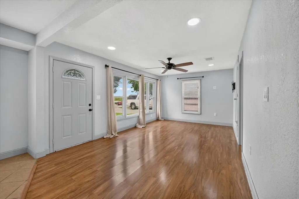 2344 Beaumont Street Fort Worth TX 76106