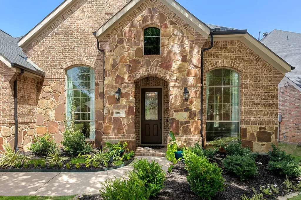 8160 Holliday Road Lantana TX 76226