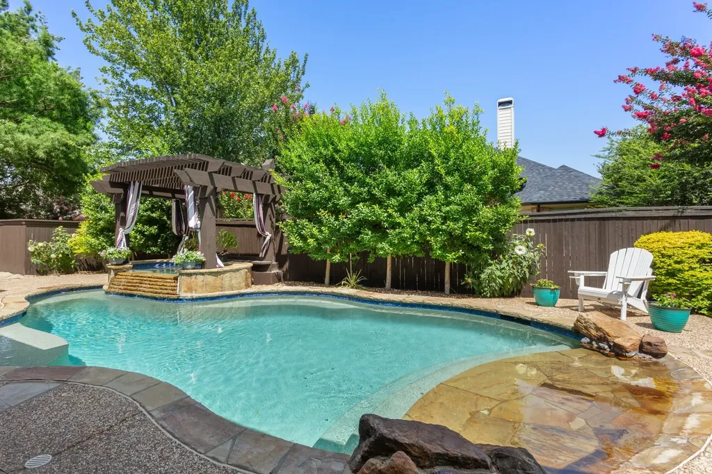 8160 Holliday Road Lantana TX 76226