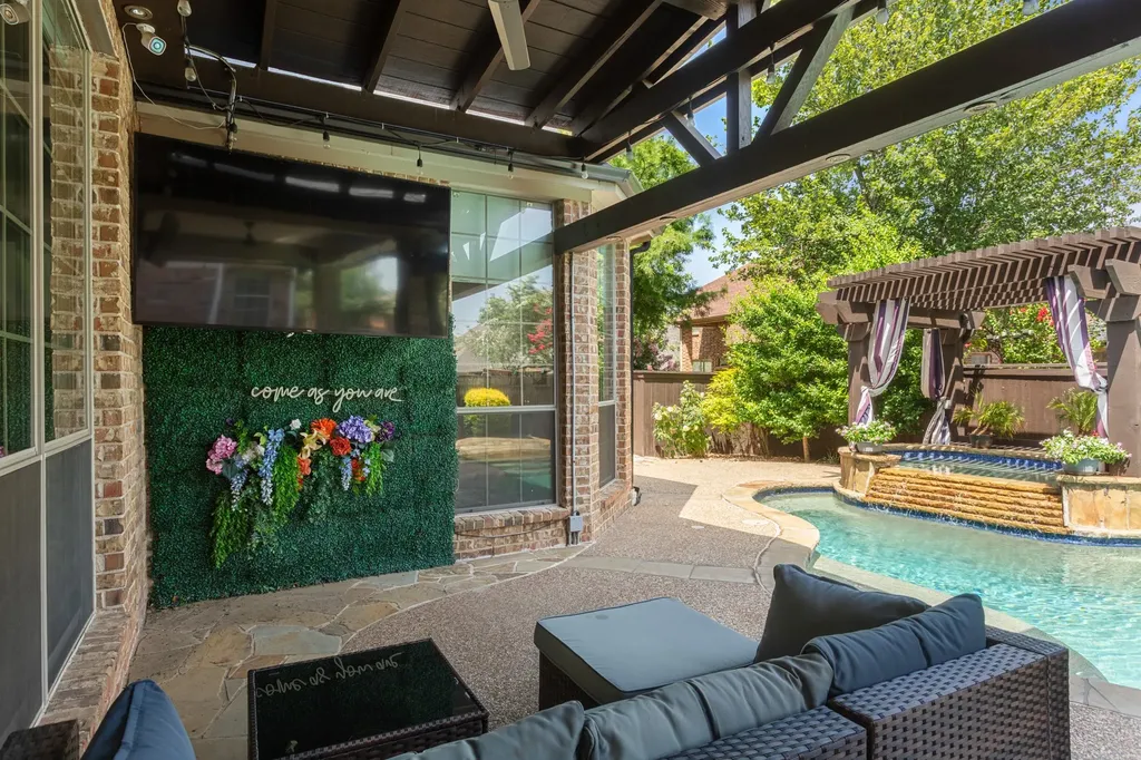 8160 Holliday Road Lantana TX 76226