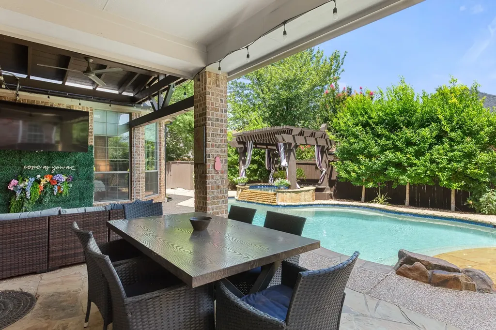 8160 Holliday Road Lantana TX 76226