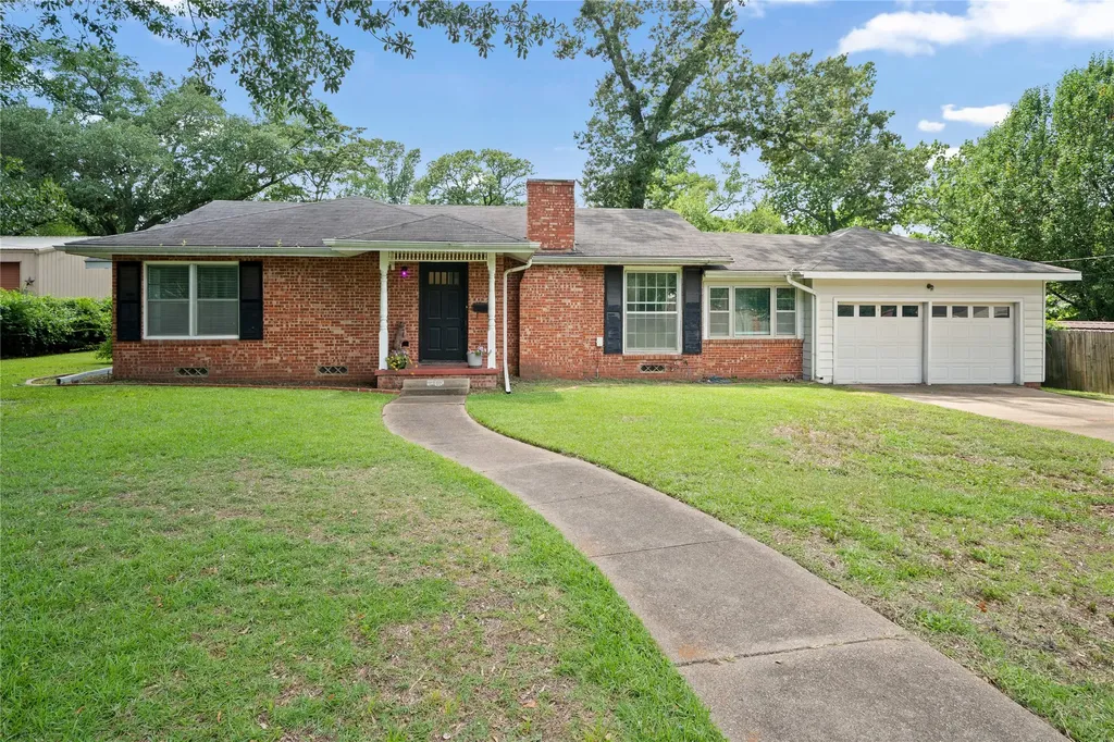 2717 Crestview Street Tyler TX 75701