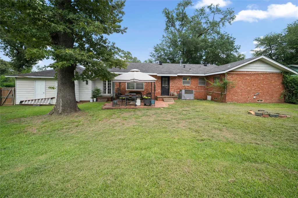 2717 Crestview Street Tyler TX 75701