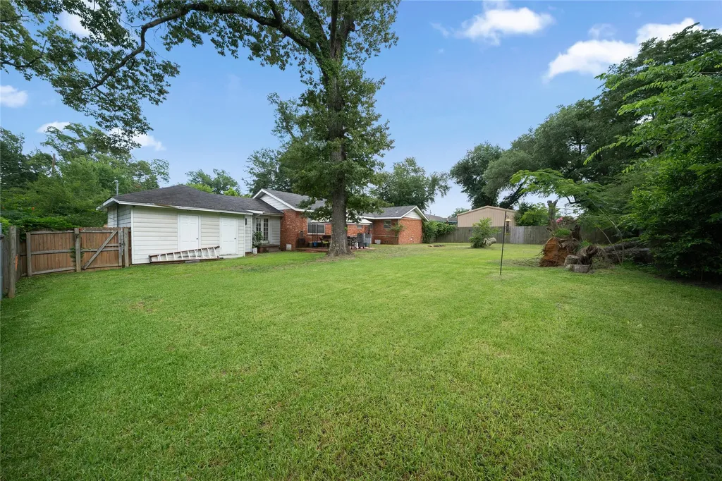2717 Crestview Street Tyler TX 75701