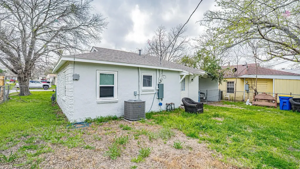 542 S Redford Lane White Settlement TX 76108