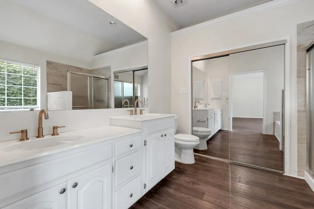 2142 Glen Heights Drive Garland TX 75044