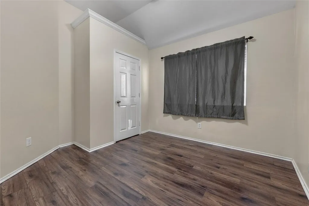 2142 Glen Heights Drive Garland TX 75044