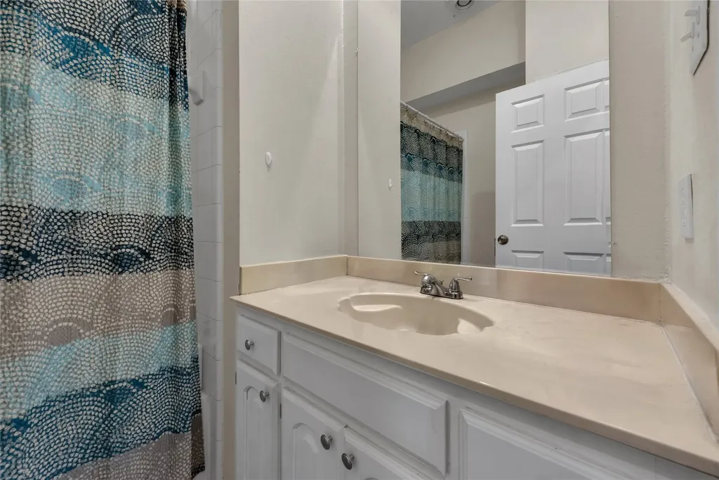 2142 Glen Heights Drive Garland TX 75044