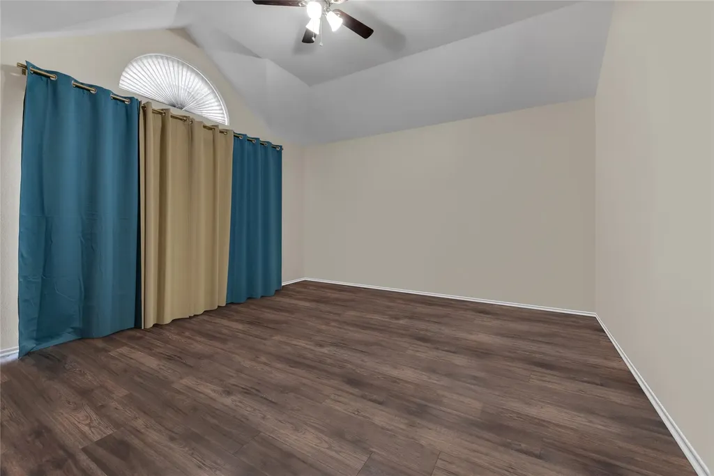 2142 Glen Heights Drive Garland TX 75044