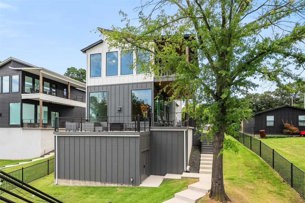 255 Autumn Wood Trail Gun Barrel City TX 75156