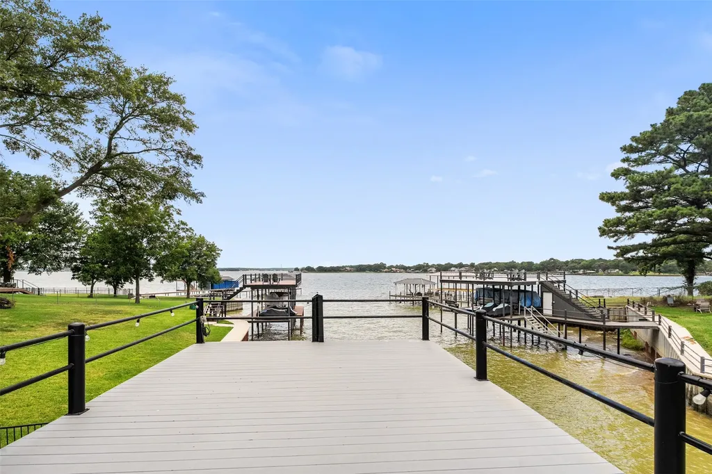 255 Autumn Wood Trail Gun Barrel City TX 75156