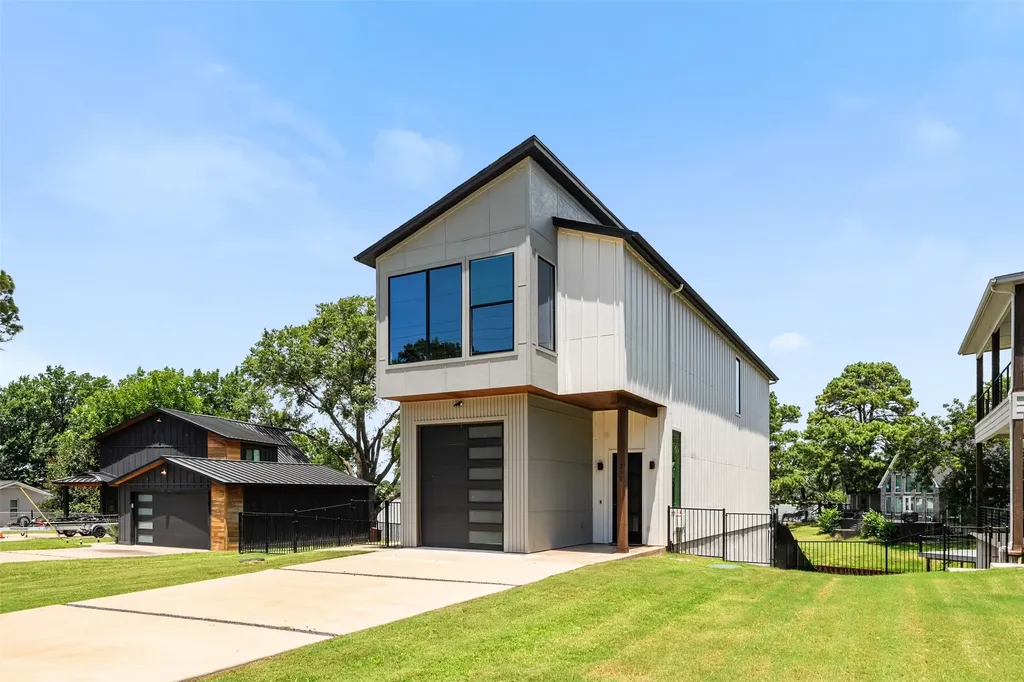 255 Autumn Wood Trail Gun Barrel City TX 75156