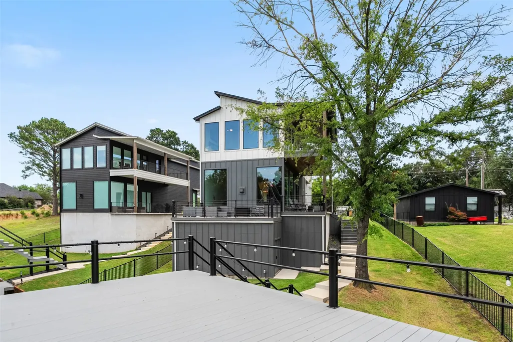 255 Autumn Wood Trail Gun Barrel City TX 75156