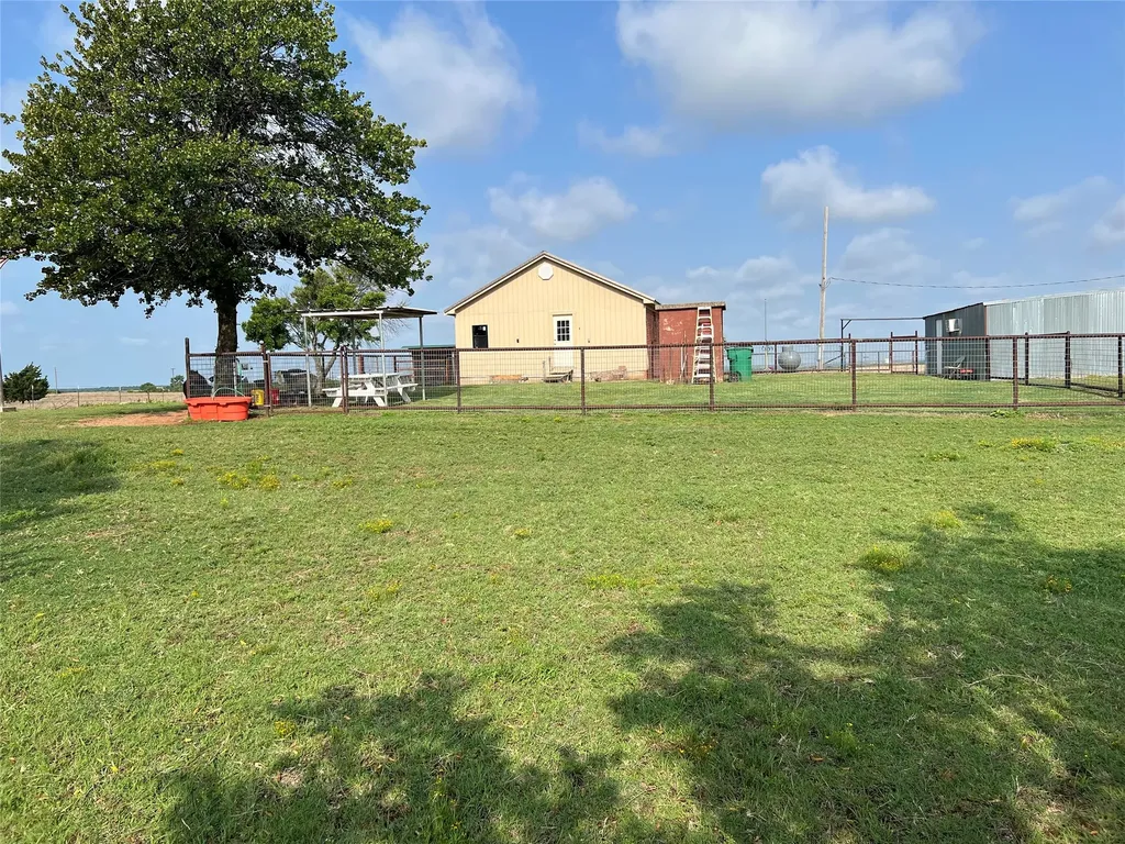 12165 Fm 103 Nocona TX 76255