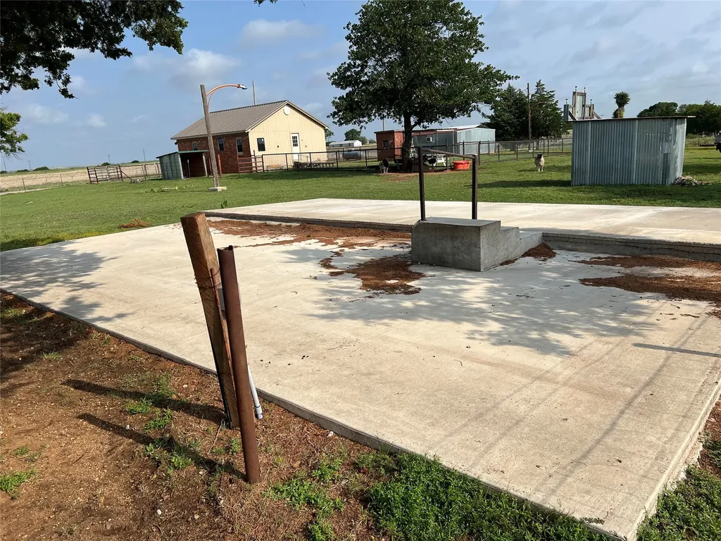 12165 Fm 103 Nocona TX 76255