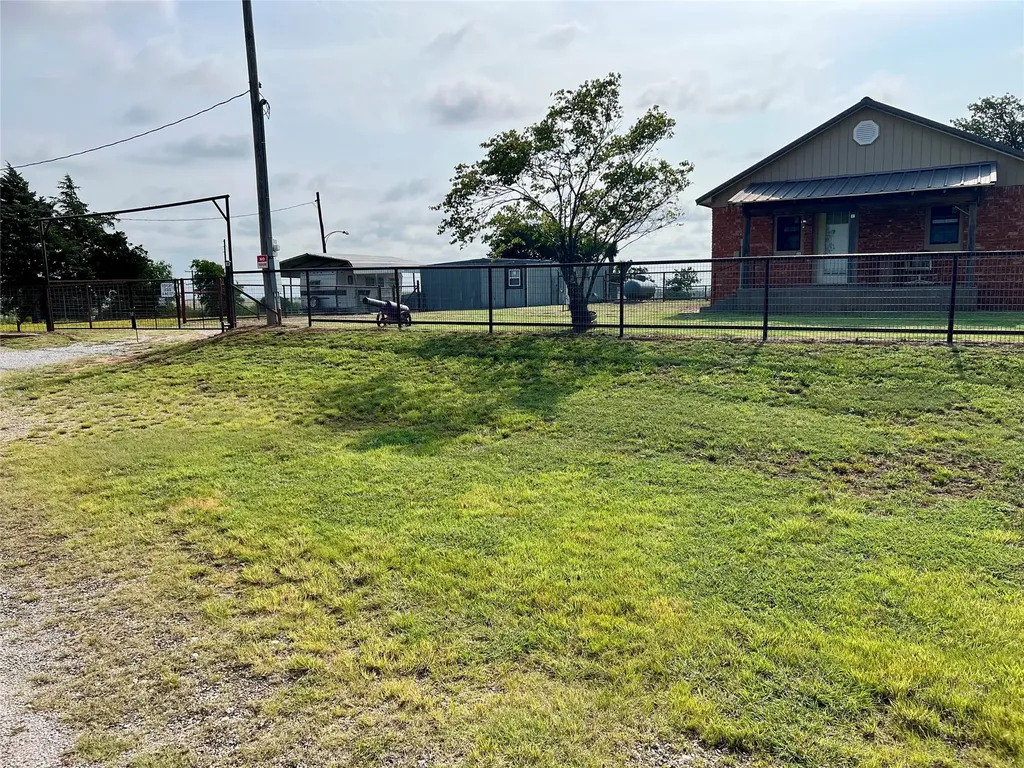 12165 Fm 103 Nocona TX 76255