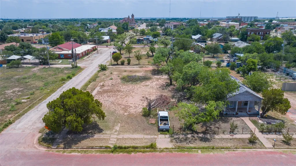 210 E Campbell Street Stamford TX 79553