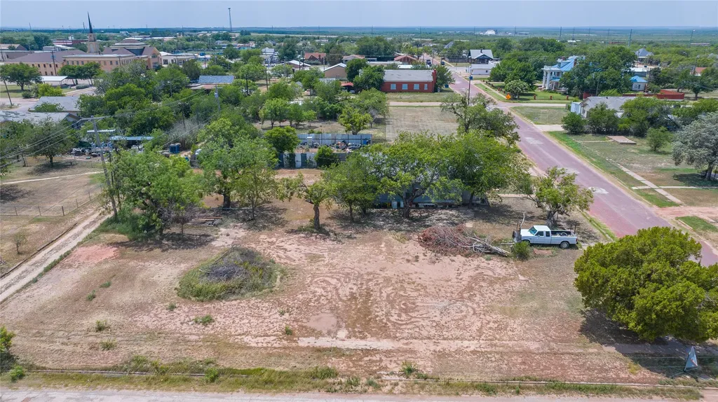 210 E Campbell Street Stamford TX 79553
