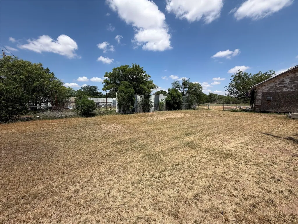 210 E Campbell Street Stamford TX 79553