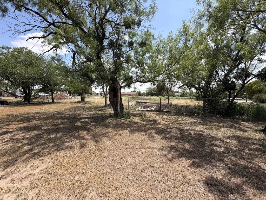 210 E Campbell Street Stamford TX 79553