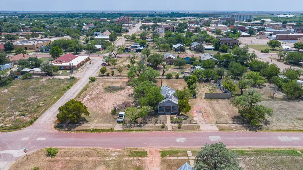 210 E Campbell Street Stamford TX 79553