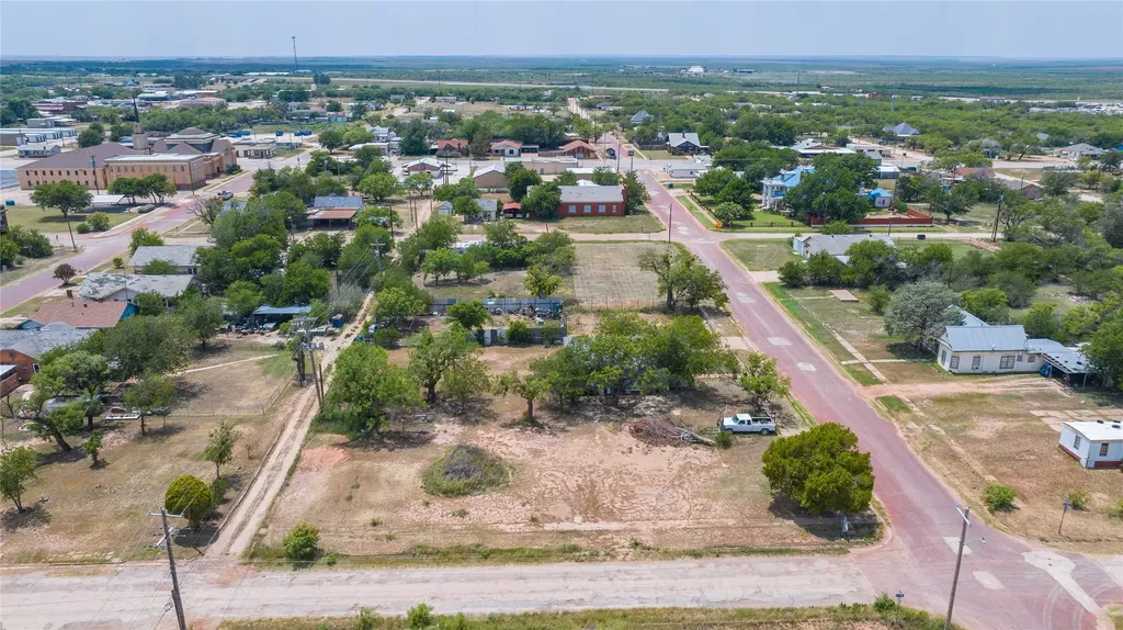 210 E Campbell Street Stamford TX 79553