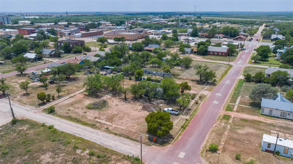 210 E Campbell Street Stamford TX 79553