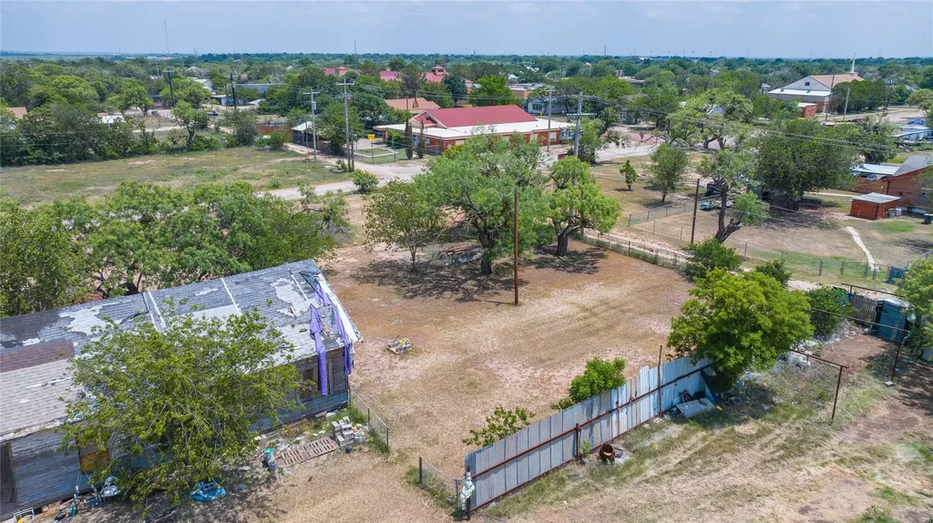 210 E Campbell Street Stamford TX 79553
