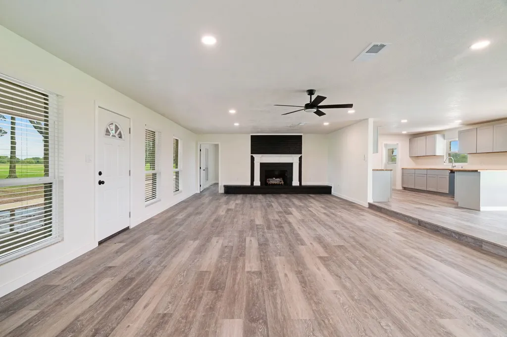 1285 Farm Road 196 Pattonville TX 75468