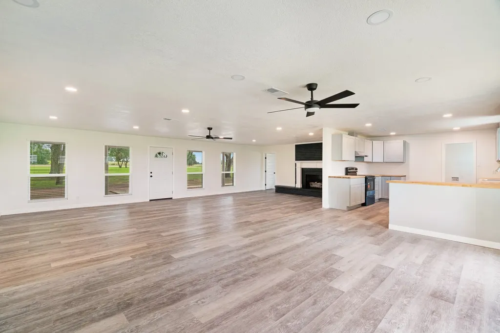 1285 Farm Road 196 Pattonville TX 75468