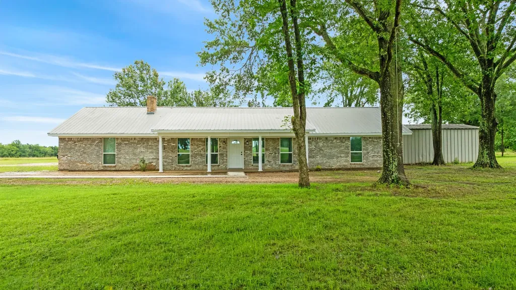1285 Farm Road 196 Pattonville TX 75468