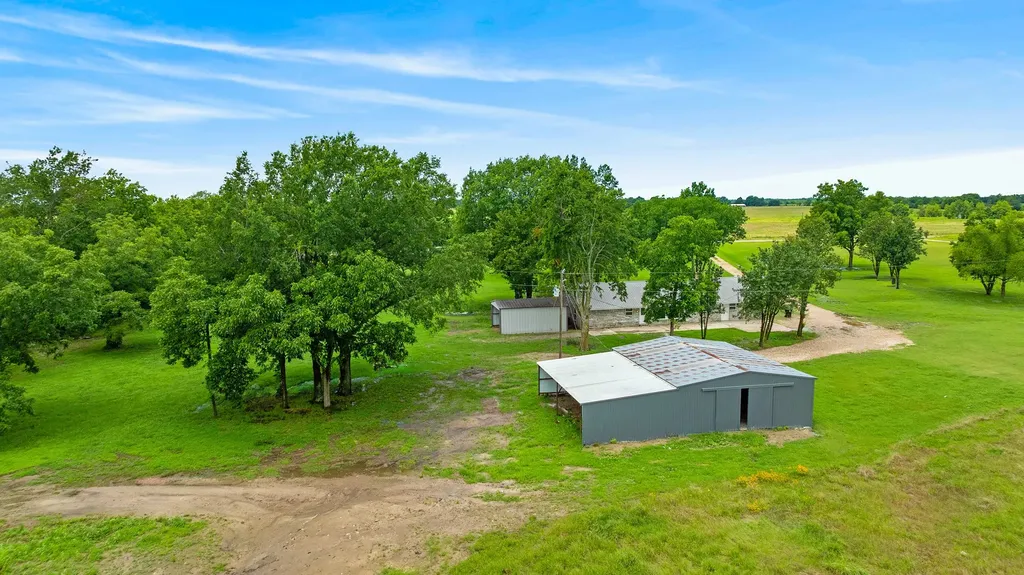 1285 Farm Road 196 Pattonville TX 75468