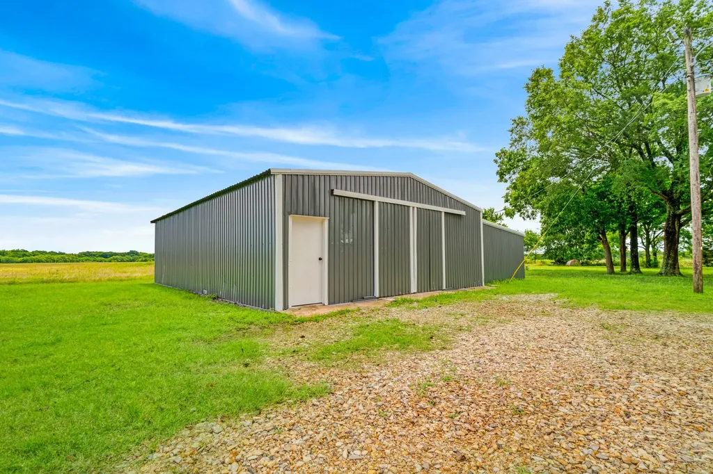 1285 Farm Road 196 Pattonville TX 75468