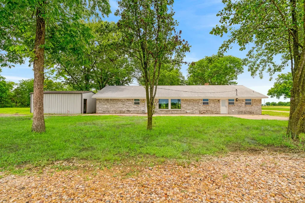 1285 Farm Road 196 Pattonville TX 75468
