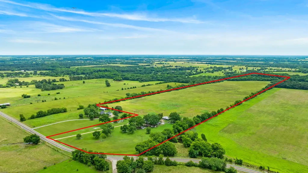 1285 Farm Road 196 Pattonville TX 75468
