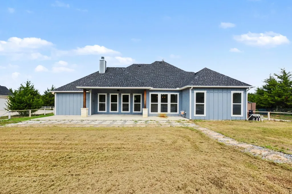 530 Pr 491 Trenton TX 75490
