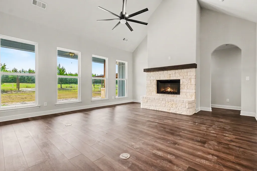 530 Pr 491 Trenton TX 75490