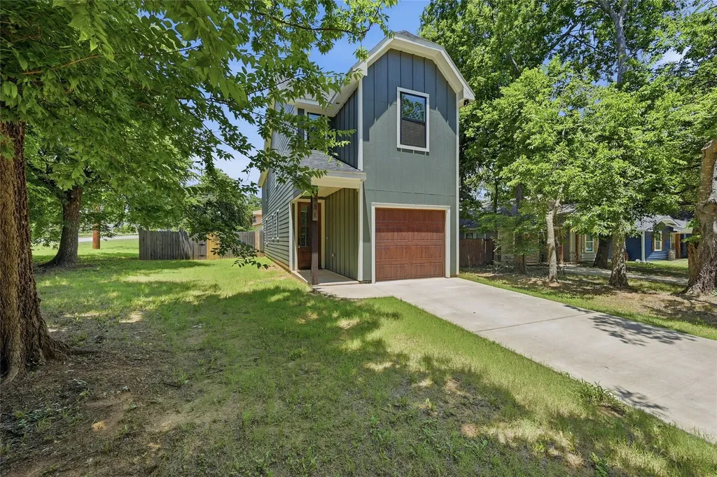 931 W Collins Street Denison TX 75020