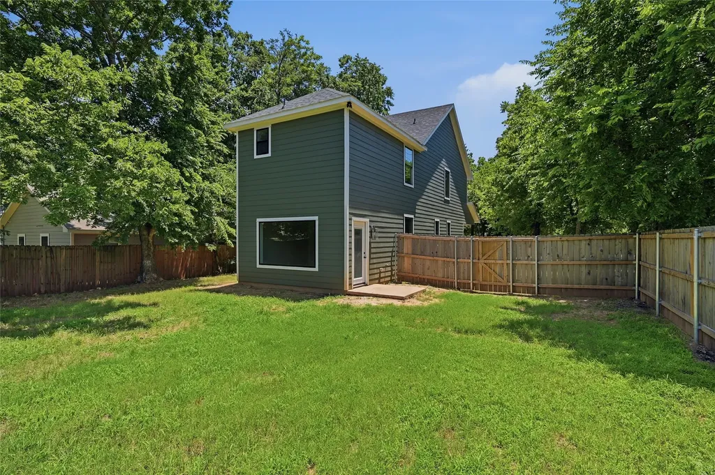 931 W Collins Street Denison TX 75020