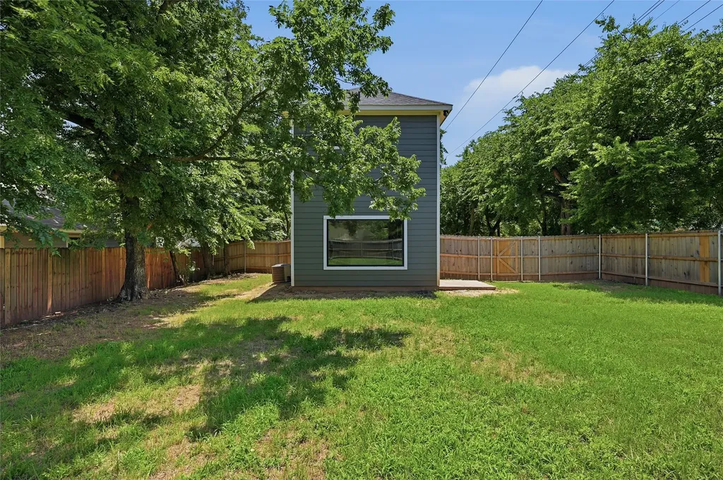 931 W Collins Street Denison TX 75020