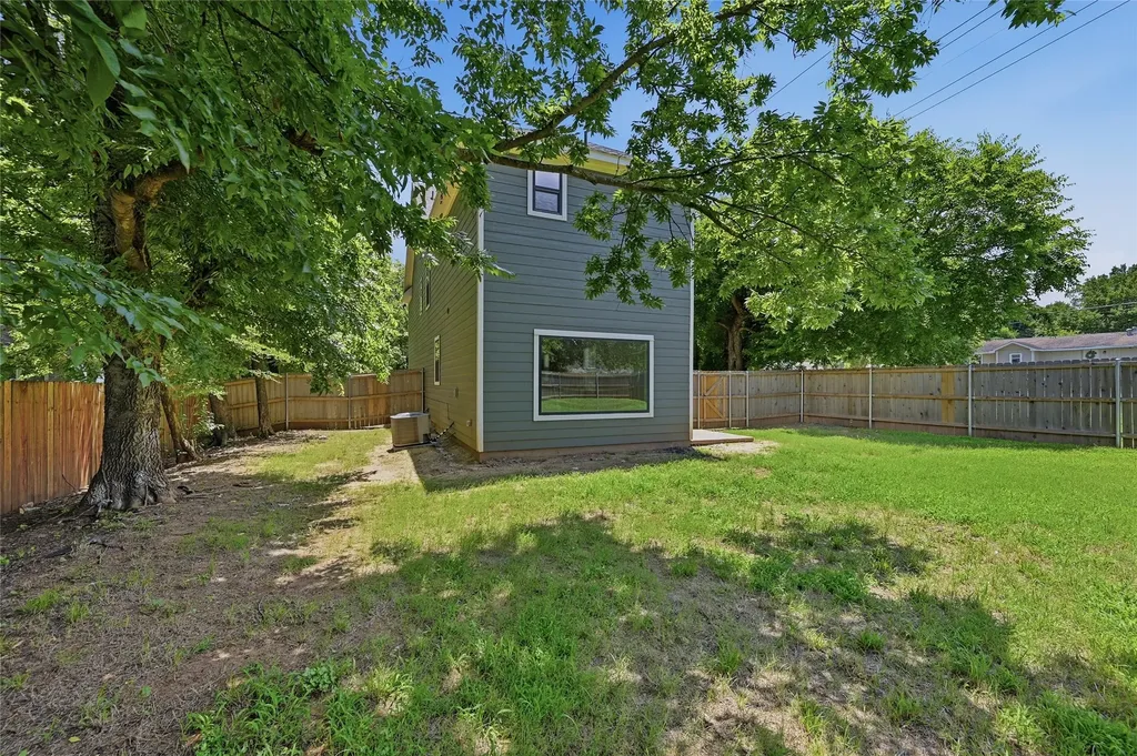 931 W Collins Street Denison TX 75020