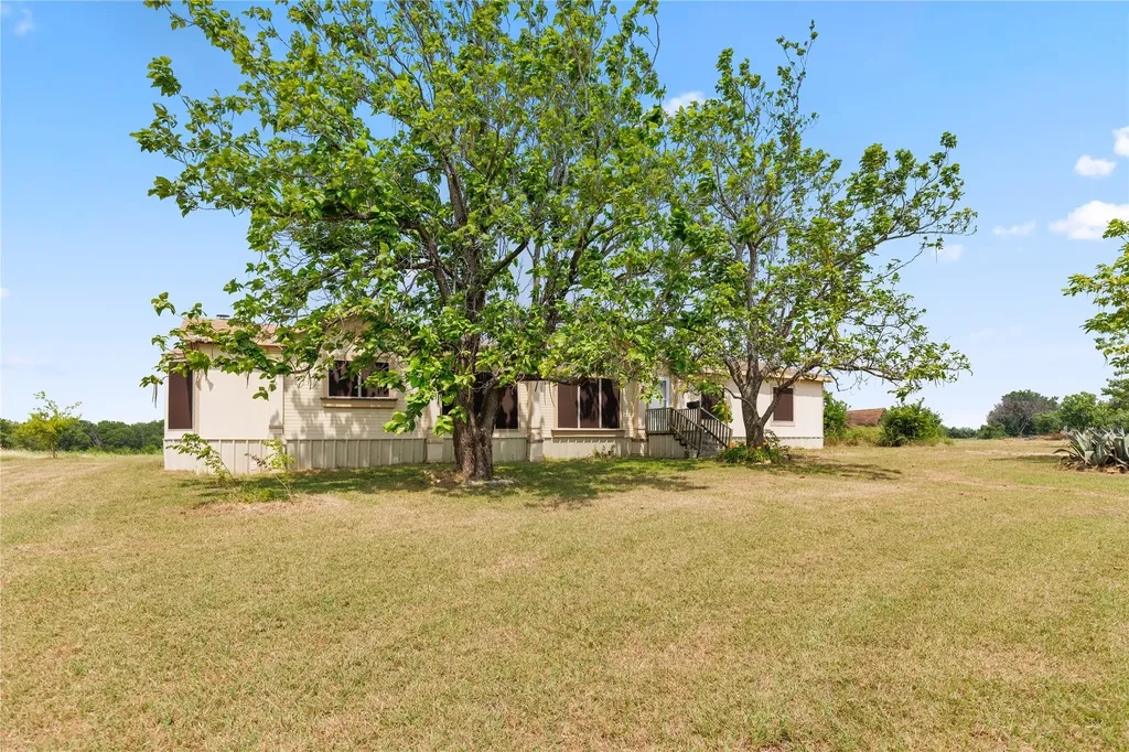 1413 Water Well Road Lorena TX 76655