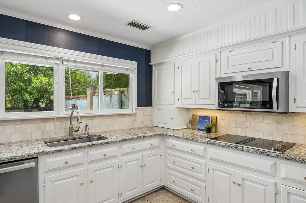 1 Crown Place Richardson TX 75080