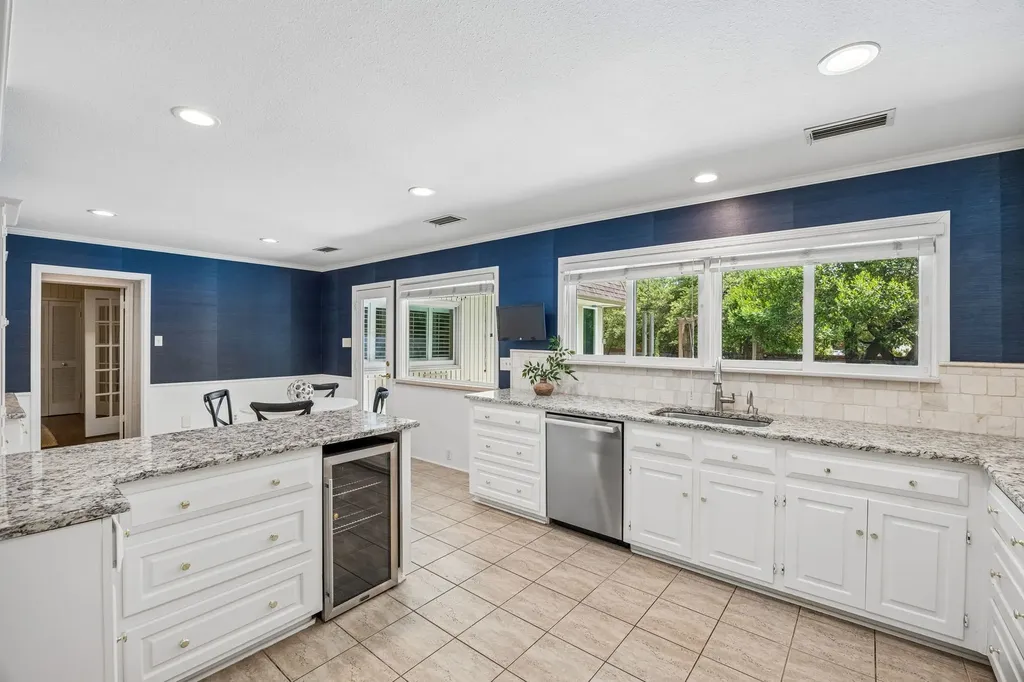 1 Crown Place Richardson TX 75080