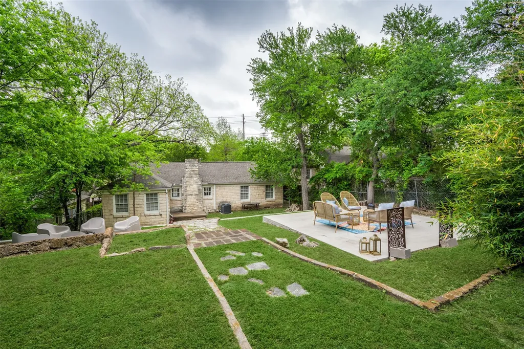 619 N Hampton Dallas TX 75208