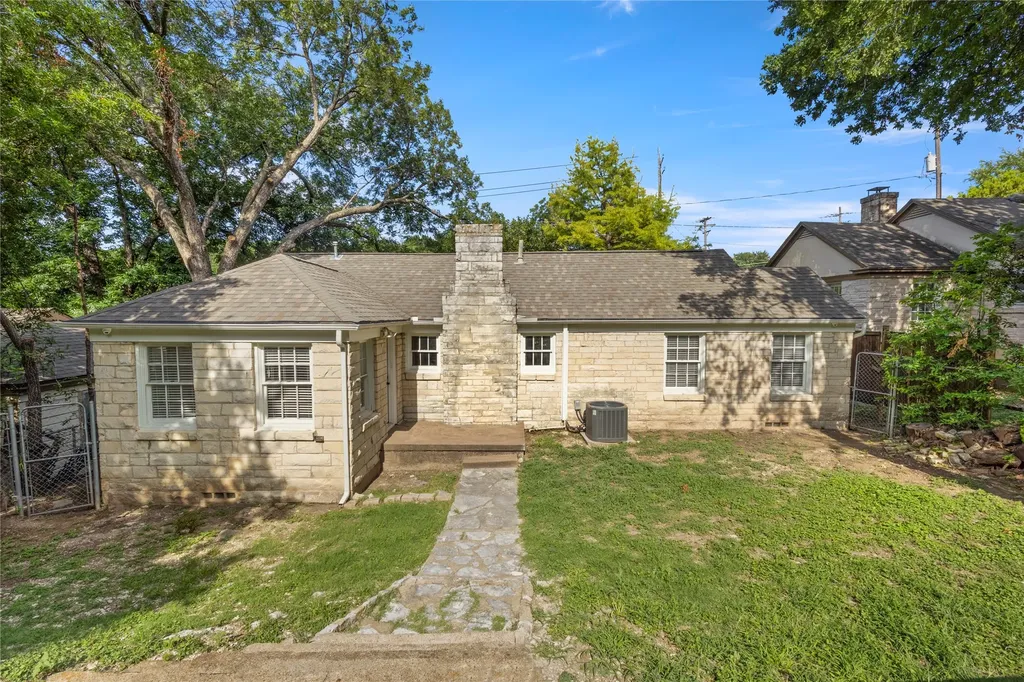 619 N Hampton Dallas TX 75208