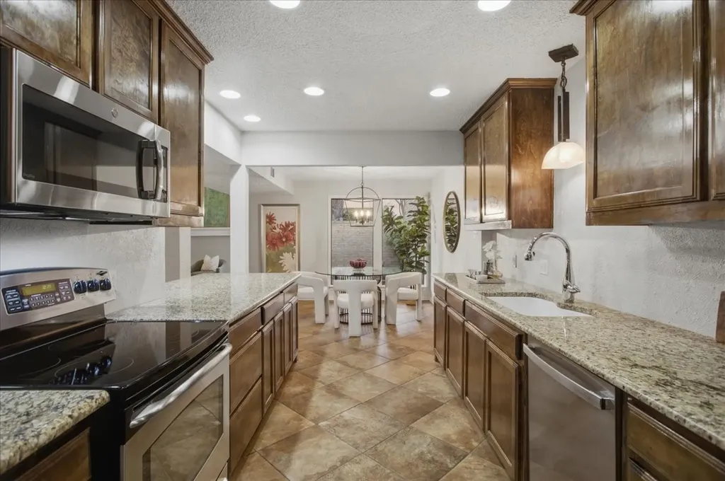 3702 Hulen Park Drive Fort Worth TX 76109